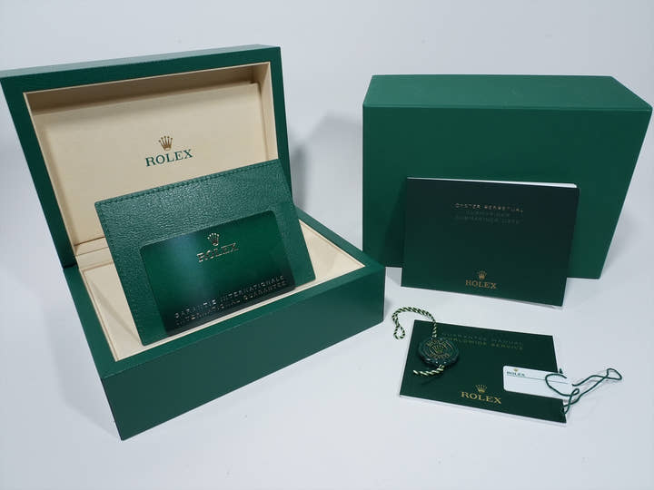 ロレックス サブマリーナー ノンデイト Ref.124060 ステンレススチール ブラック文字盤 未使用 d5foscet