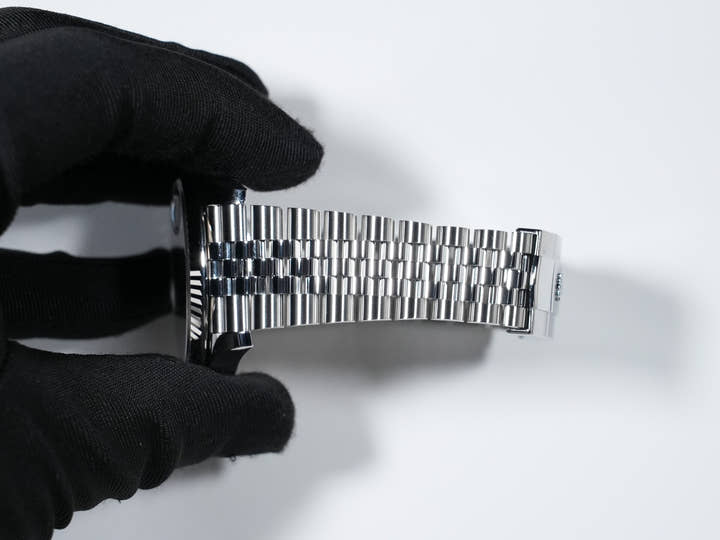 ロレックス デイトジャスト41 Ref.126334 ステンレススチール/ホワイトゴールド ブライトブルー文字盤 ジュビリーブレスレット 美品 7nb86vqm