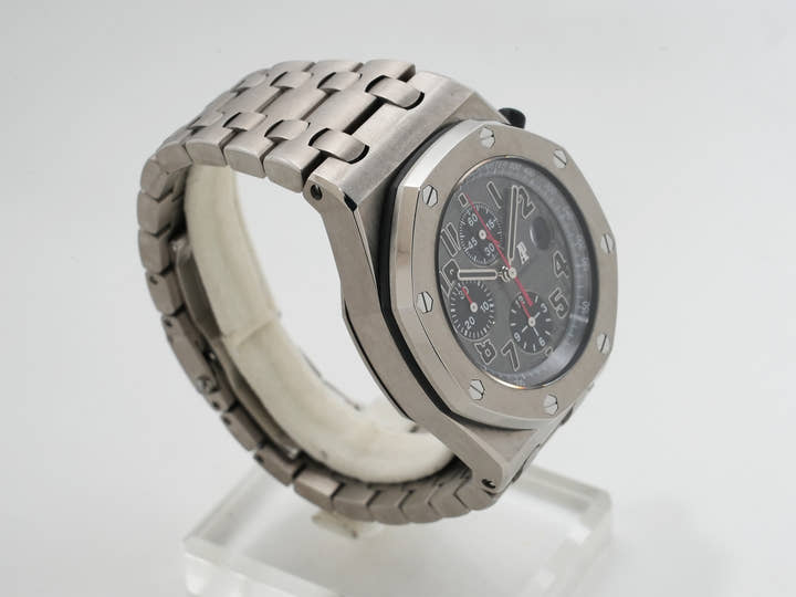 オーデマピゲ ロイヤルオーク オフショア クロノグラフ Ref.26170TI.OO.1000TI.01 チタン グレー×ブラック文字盤 美中古 ss5hnrt4