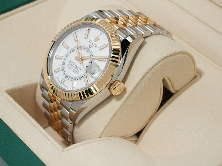 Rolex Sky-Dweller Ref. 336933 Stainless Steel/Yellow Gold White Dial Jubilee Bracelet Excellent Condition w827xcnt