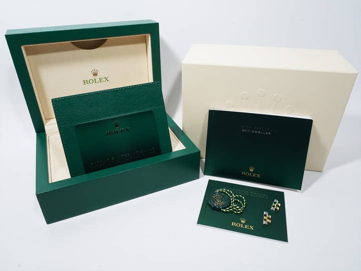 Rolex Sky-Dweller Ref. 336933 Stainless Steel/Yellow Gold White Dial Jubilee Bracelet Excellent Condition w827xcnt