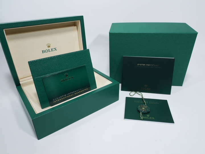 ロレックス デイトナ Ref.126500LN ステンレススチール ブラック文字盤 未使用 fypdkapj