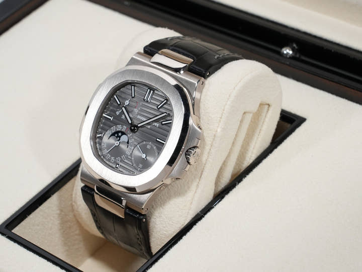 パテックフィリップ ノーチラス プチコンプリケーション Ref.5712G-001 ホワイトゴールド スレート文字盤 中古 nb9rnn7h