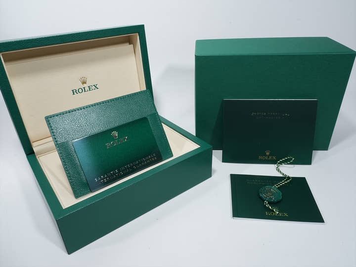 ロレックス GMTマスターII Ref.126713GRNR ステンレススチール/イエローゴールド ブラック文字盤 ジュビリーブレスレット 未使用 3e8xmcro