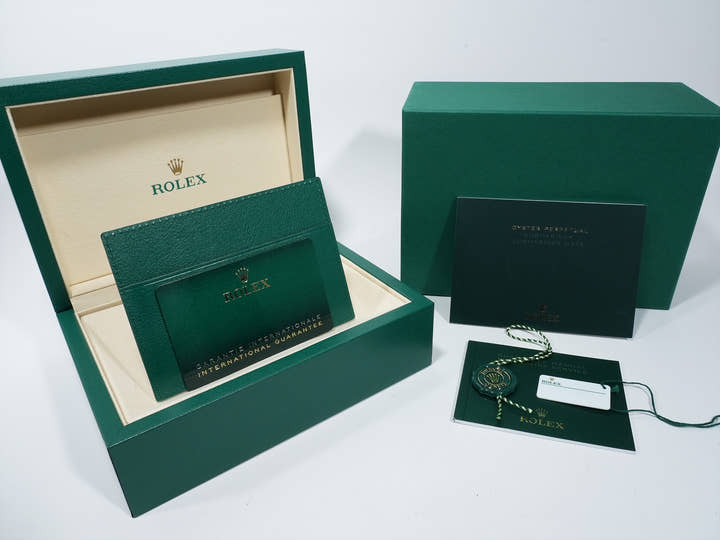 ロレックス サブマリーナー ノンデイト Ref.124060 ステンレススチール ブラック文字盤 未使用 d2i69se7