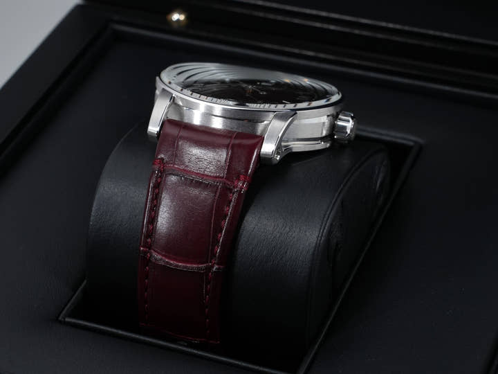 オーデマピゲ CODE 11.59 バイ オーデマ ピゲ Ref.15210BC.OO.A068CR.01 ホワイトゴールド スモークバーガンディラッカー文字盤 美品 bafgx8e5