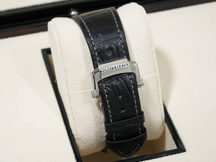 パテックフィリップ ノーチラス アニュアルカレンダー ムーンフェイズ Ref.5726A-001 ステンレススチール ブラック文字盤 未使用 5sha6t56