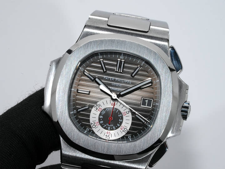 Patek Philippe Nautilus Chronograph TIFFANY & CO. Ref. 5980/1A-014 Stainless Steel Black Dial Excellent Condition ow758e55