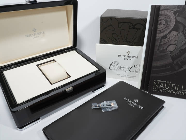 Patek Philippe Nautilus Chronograph Ref. 5980/1AR-001 Stainless Steel/Rose Gold Blue Dial Excellent Condition i5wfdggn