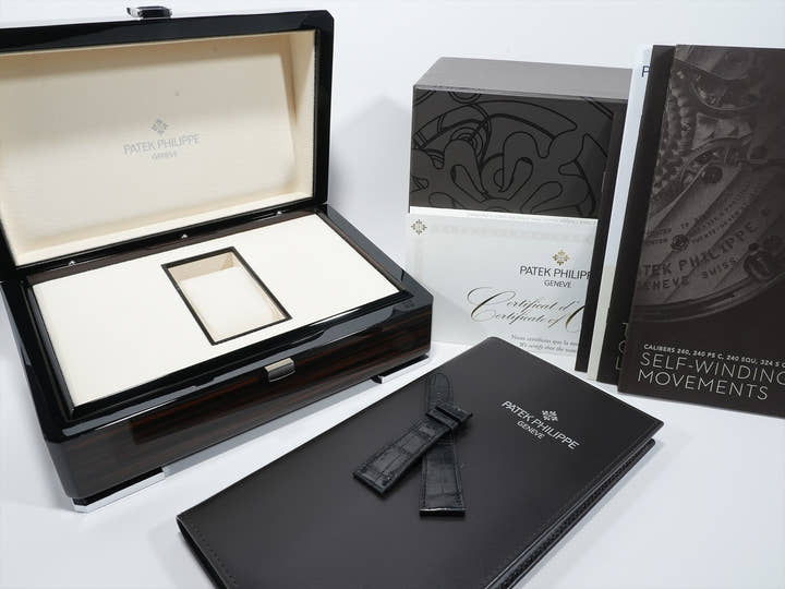 Patek Philippe Calatrava Ref. 5296G-001 White Gold Silver Dial Pre-owned urqny6ti