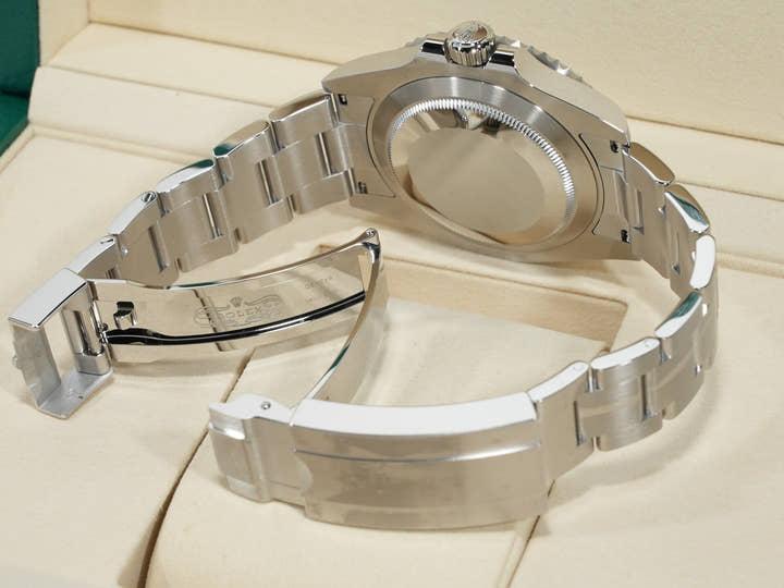 Rolex Submariner No Date Ref. 124060 Stainless Steel Black Dial Unused psys3r63