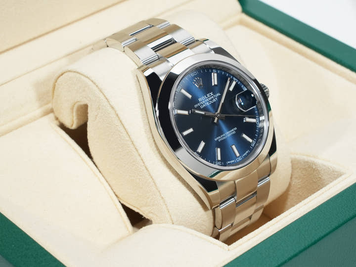 Rolex Datejust 41 Ref. 126300 Stainless Steel Bright Blue Dial Oyster Bracelet Excellent Condition r7jr3cmd