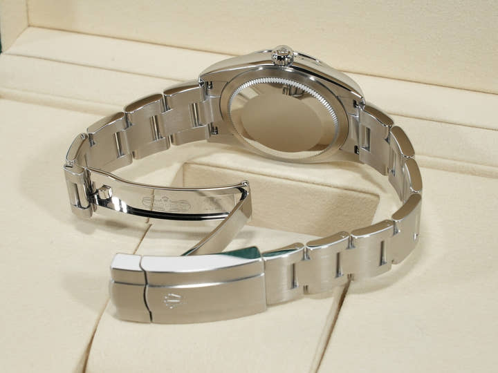 Rolex Oyster Perpetual 34 Ref. 124200 Stainless Steel Beige Dial Unused ngvp8von