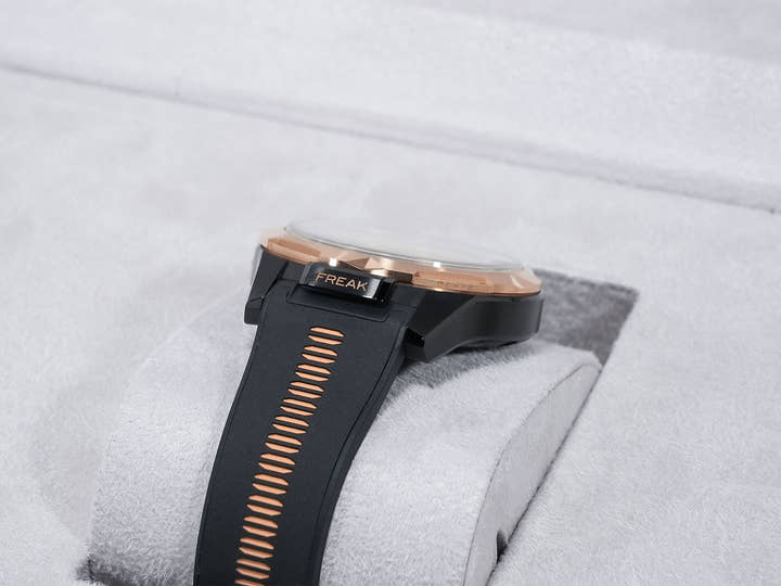 ユリスナルダン フリークワン Ref.2405-500-2A/3D チタンxローズゴールド スケルトン文字盤 美品 7ig7cvco