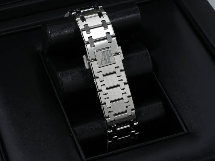 オーデマピゲ ロイヤルオーク ジャンボ エクストラ シン Ref.15202ST.OO.1240ST.01 ステンレススチール ブルー文字盤 美中古 4zs6ee7b