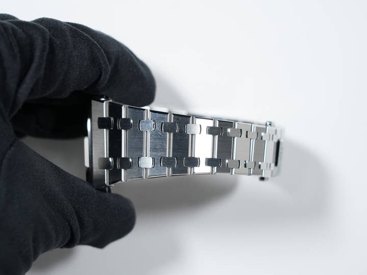 オーデマピゲ ロイヤルオーク ジャンボ エクストラ シン Ref.15202ST.OO.1240ST.01 ステンレススチール ブルー文字盤 美中古 4zs6ee7b