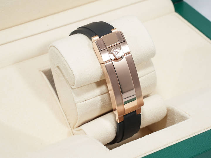 ロレックス ヨットマスター37 Ref.268655 エバーローズゴールド ブラック文字盤 美中古 o4g3f4ns