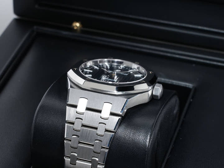 Audemars Piguet Royal Oak Ref. 15450ST.OO.1256ST.03 Stainless Steel Blue Dial Excellent Condition a7bo56ij