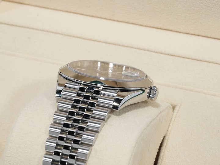 Rolex Datejust 41 Ref. 126300 Stainless Steel Slate Roman Dial Jubilee Bracelet Excellent Condition tnvkwomh