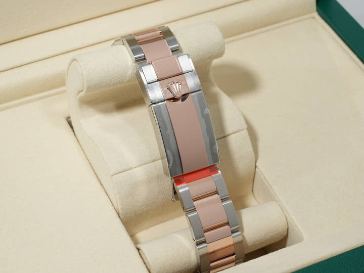 Rolex GMT-Master II Ref. 126711CHNR Stainless Steel/Everose Gold Black Dial Oyster Bracelet Unused hzps9p5c