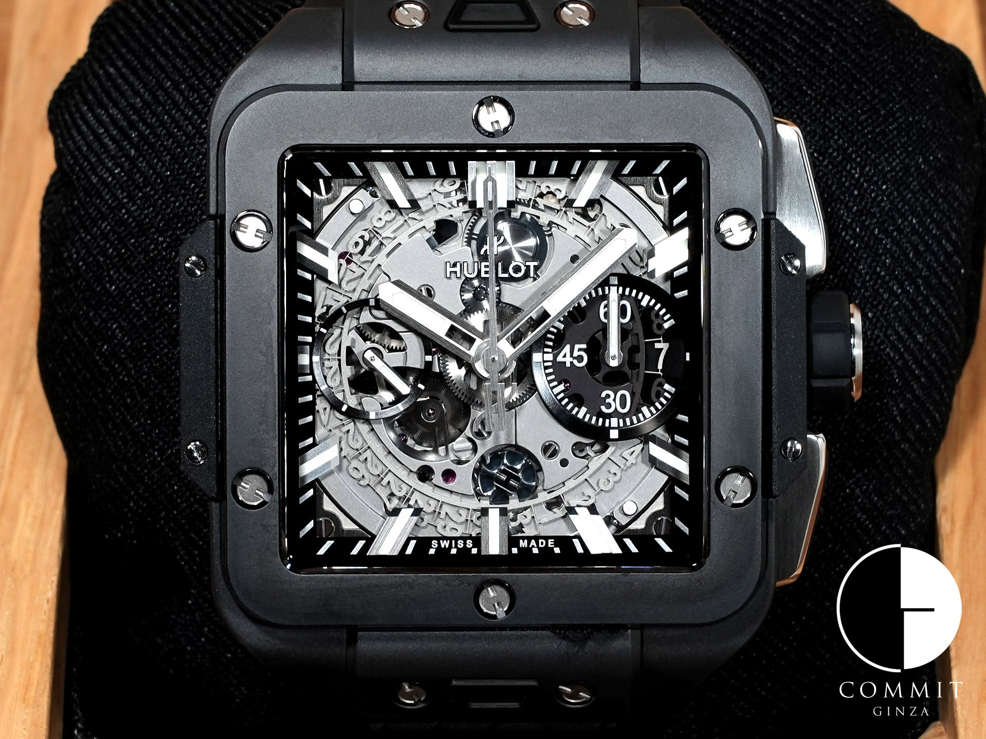 コミット銀座のスクエアバンを見る