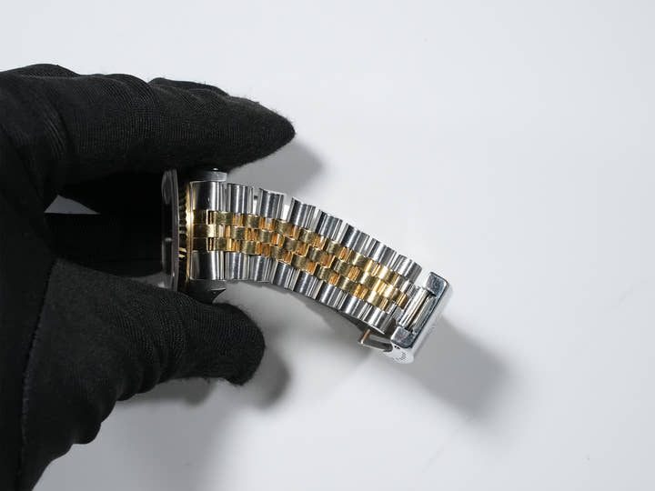 Pre-owned Rolex Datejust 36 with TIFFANY double name, Ref. 16233, stainless steel/yellow gold, champagne dial, ezoq67dh