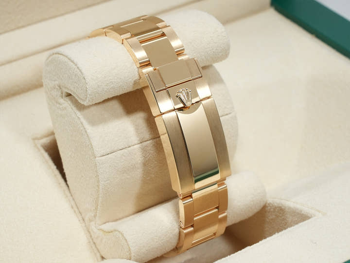 ロレックス デイトナ Ref.126508 イエローゴールド グリーン文字盤 未使用 cg2yvqgw