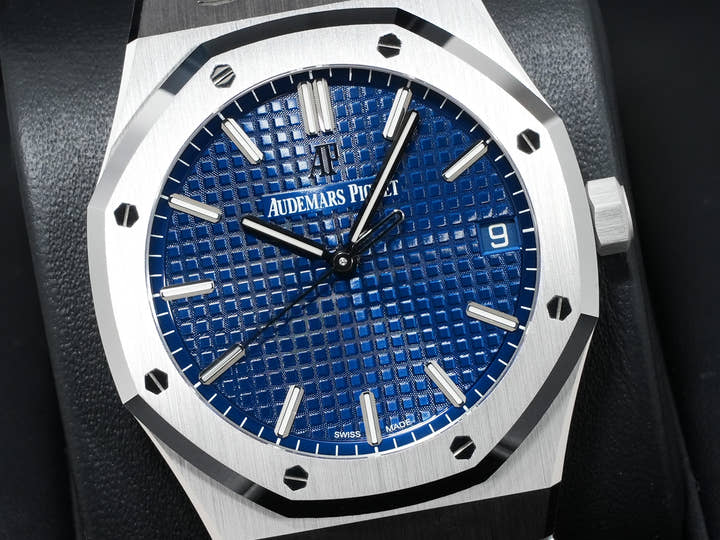 オーデマピゲ ロイヤルオーク Ref.15503BC.OO.1220BC.01 ホワイトゴールド ブルー文字盤 極美品 fuct2vx7