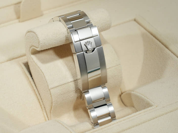 ロレックス デイトナ Ref.126506 プラチナ アイスブルー文字盤 未使用 mqvn8err