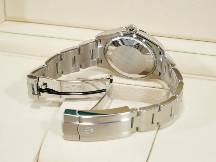 Rolex Oyster Perpetual 31 Ref. 277200 Stainless Steel Celebration Motif Dial Unused zn983qym