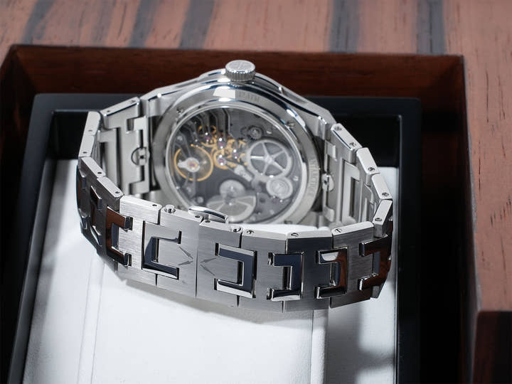 チャペック アンタークティック パサージュ ドゥ ドレーク Ref.- ステンレススチール ディープブルー文字盤 美中古 tah4oz72