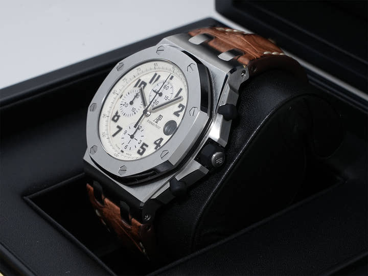 オーデマピゲ ロイヤルオーク オフショア クロノグラフ サファリ Ref.26170ST.OO.D091CR.01 ステンレススチール アイボリー文字盤 中古 63yb8jsw