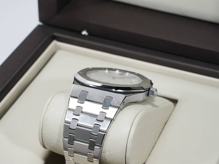 オーデマピゲ ロイヤルオーク ジャンボ エクストラ シン Ref.15202ST.O.0944ST ステンレススチール ホワイト文字盤 美中古 qm2rik7d