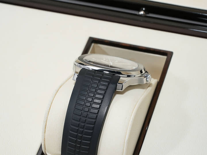 パテックフィリップ アクアノート TIFFANY&CO. Ref.5167A-001 ステンレススチール ブラック文字盤 中古 m4j64sq3