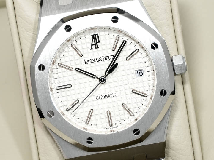 オーデマピゲ ロイヤルオーク Ref.15300ST.OO.1220ST.01 ステンレススチール シルバー文字盤 美品 cpn4jdcs
