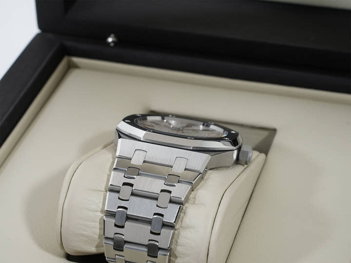 オーデマピゲ ロイヤルオーク Ref.15300ST.OO.1220ST.01 ステンレススチール シルバー文字盤 美品 cpn4jdcs