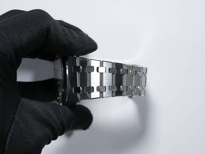 オーデマピゲ ロイヤルオーク Ref.15300ST.OO.1220ST.01 ステンレススチール シルバー文字盤 美品 cpn4jdcs