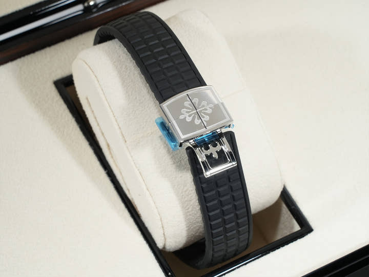 パテックフィリップ アクアノート Ref.5267/200A-001 ステンレススチール ブラック文字盤 未使用 375o34mq