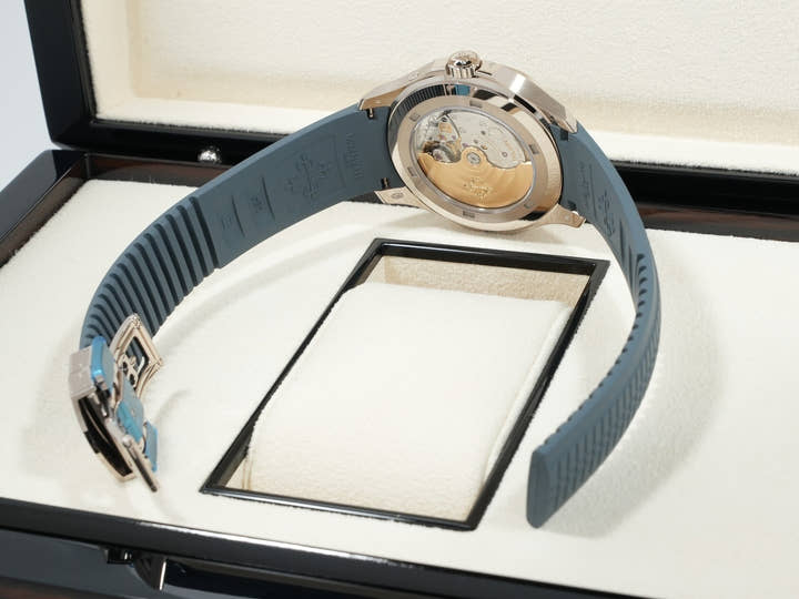 Patek Philippe Aquanaut Ref. 5164G-001 White Gold Blue-Gray Opaline Dial Unused dsn592g4