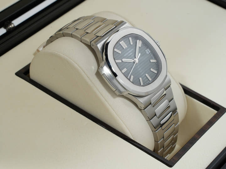 パテックフィリップ ノーチラス Ref.5800/1A-001 ステンレススチール ブルー文字盤 中古 qgqii2ox