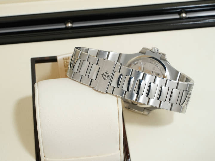 パテックフィリップ ノーチラス Ref.5800/1A-001 ステンレススチール ブルー文字盤 中古 qgqii2ox