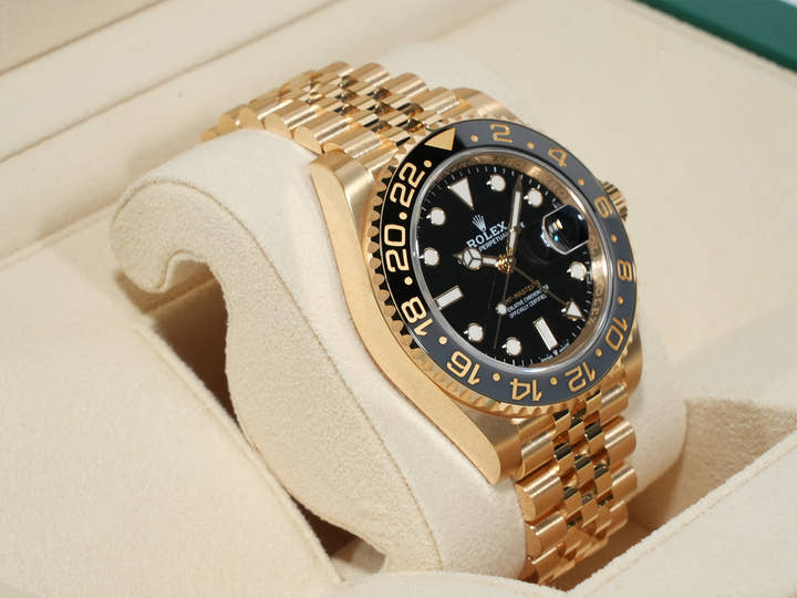 Rolex GMT-Master II Ref. 126718GRNR Yellow Gold with Black Dial and Jubilee Bracelet, Excellent Condition grwmzih7