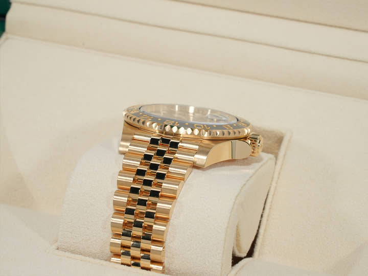 Rolex GMT-Master II Ref. 126718GRNR Yellow Gold with Black Dial and Jubilee Bracelet, Excellent Condition grwmzih7