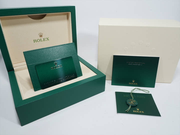 Rolex GMT-Master II Ref. 126718GRNR Yellow Gold with Black Dial and Jubilee Bracelet, Excellent Condition grwmzih7