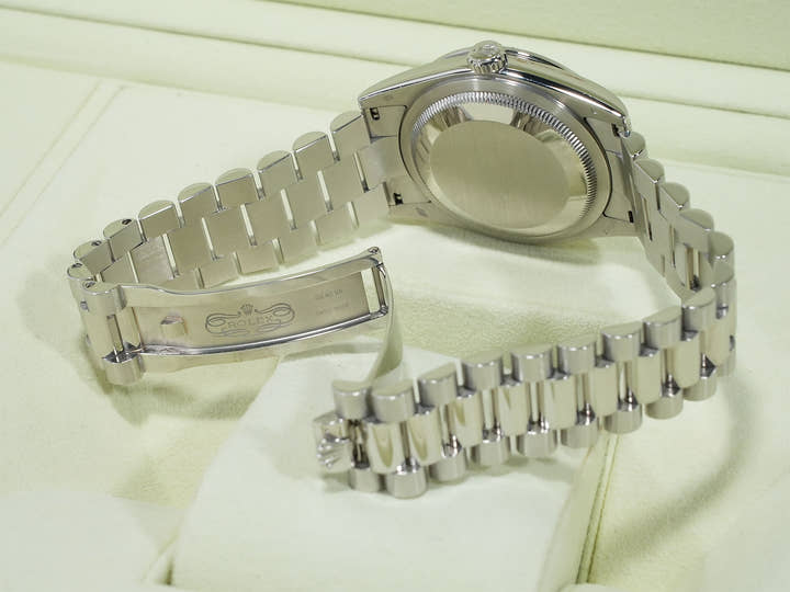 Pre-owned Rolex Day-Date Ref. 118346A Platinum Ice Blue with 10 Diamond Dial (jn7cajvj)