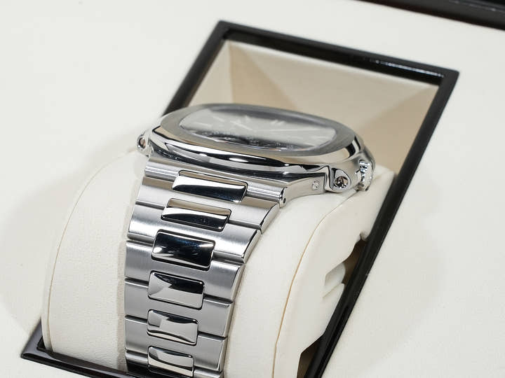 パテックフィリップ ノーチラス プチコンプリケーション Ref.5712/1A-001 ステンレススチール ブルー文字盤 美中古 8ebgwhxx