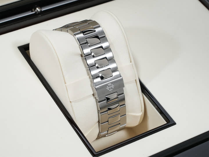 パテックフィリップ ノーチラス プチコンプリケーション Ref.5712/1A-001 ステンレススチール ブルー文字盤 美中古 8ebgwhxx