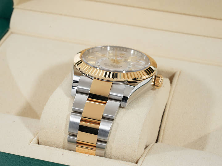 ロレックス スカイドゥエラー Ref.326933 ステンレススチール/イエローゴールド ホワイト文字盤 オイスターブレスレット 美中古 twq4tz3m