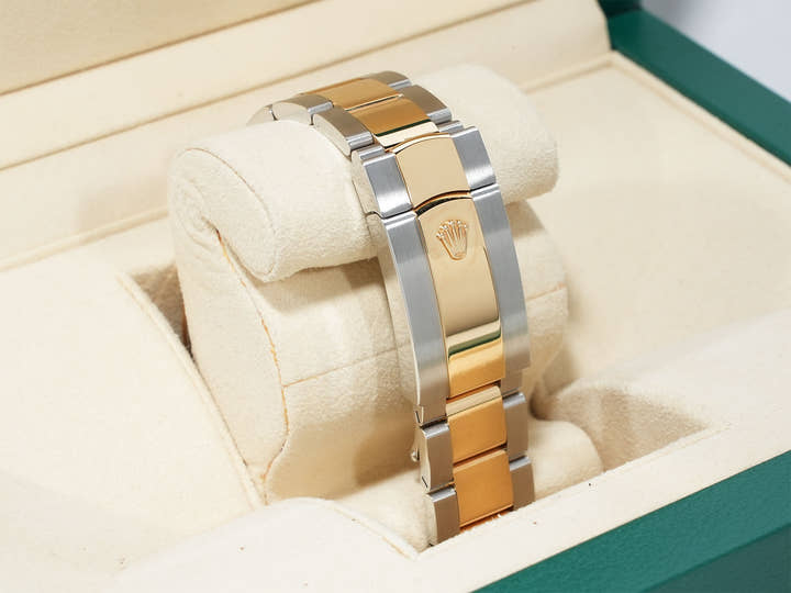 ロレックス スカイドゥエラー Ref.326933 ステンレススチール/イエローゴールド ホワイト文字盤 オイスターブレスレット 美中古 twq4tz3m