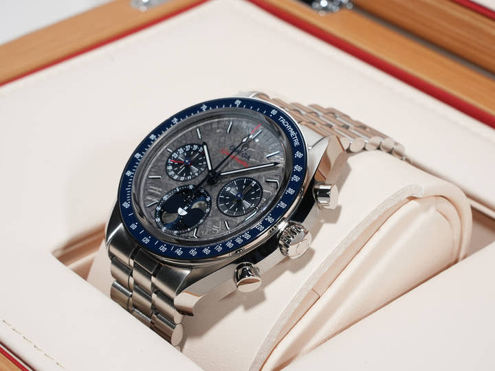 オメガ スピードマスター ムーンフェイズ コーアクシャル マスタークロノメーター メテオライト Ref.304.30.43.52.06.001 ステンレススチール メテオライト文字盤 未使用 8zithvbr